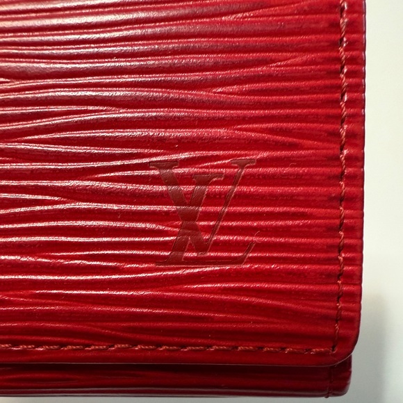 Louis Vuitton Epi 4-ring keyholder, red color - Picture 3 of 15